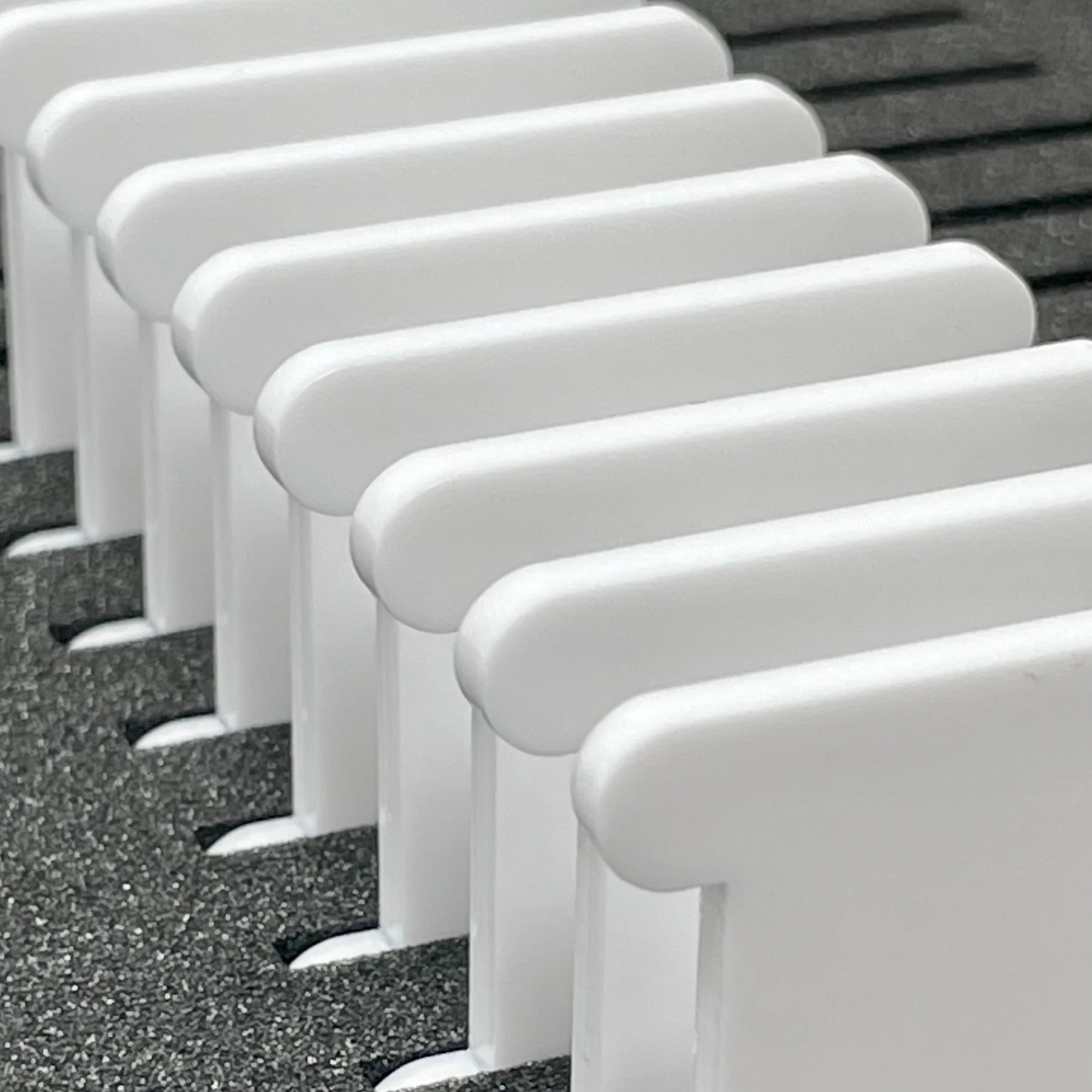Pip & Chip White Acrylic Floss Bobbins (84 Pack)