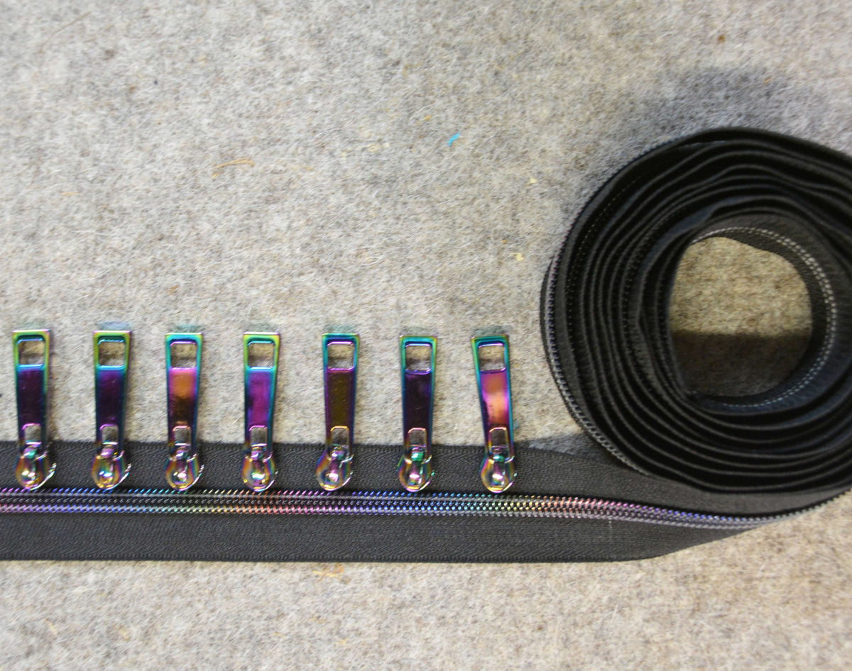 Zipper Jewel Coil Black Tape