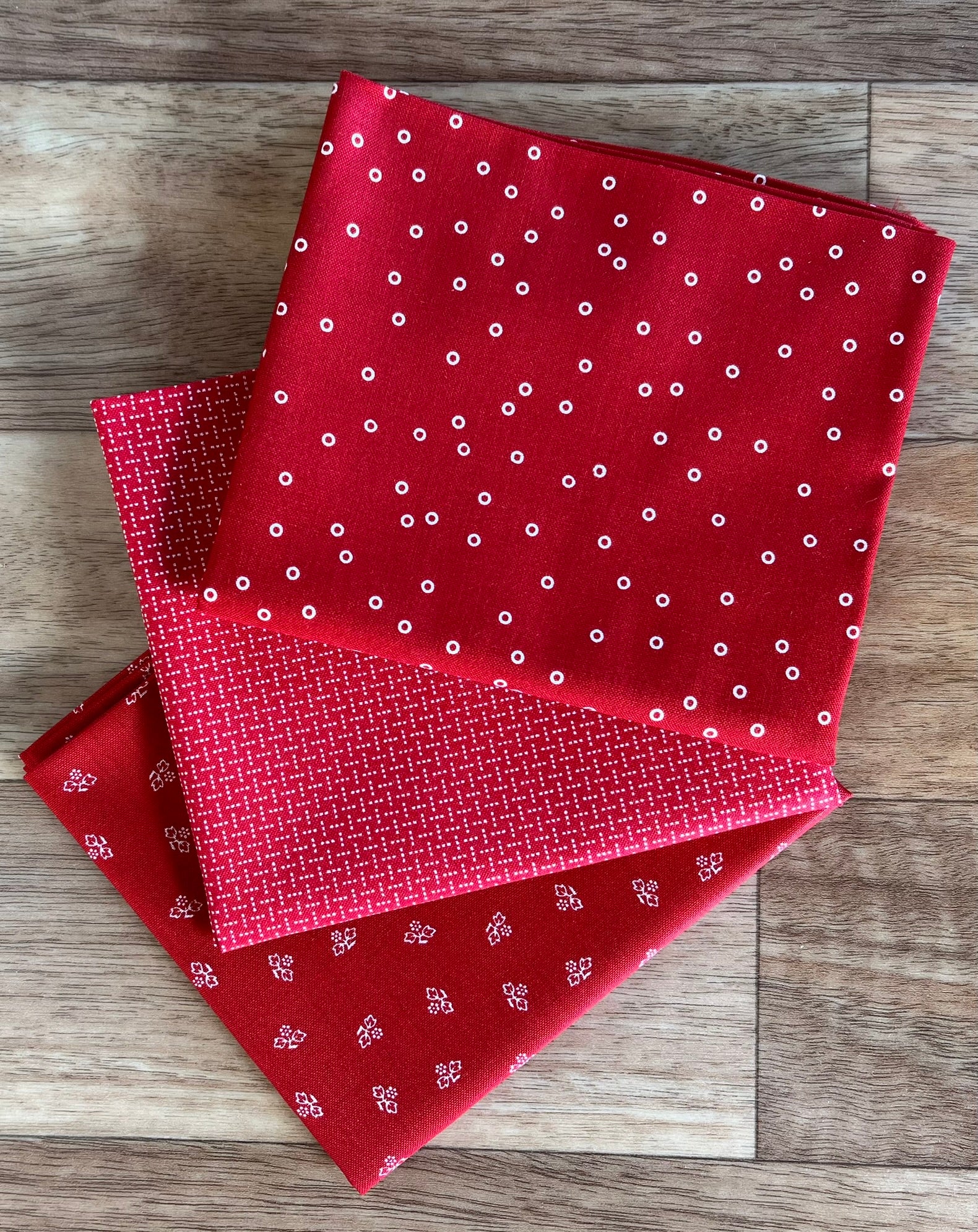 Prim Reds Fat Eighth Bundle by Lori Holt for Riley Blake Fabrics