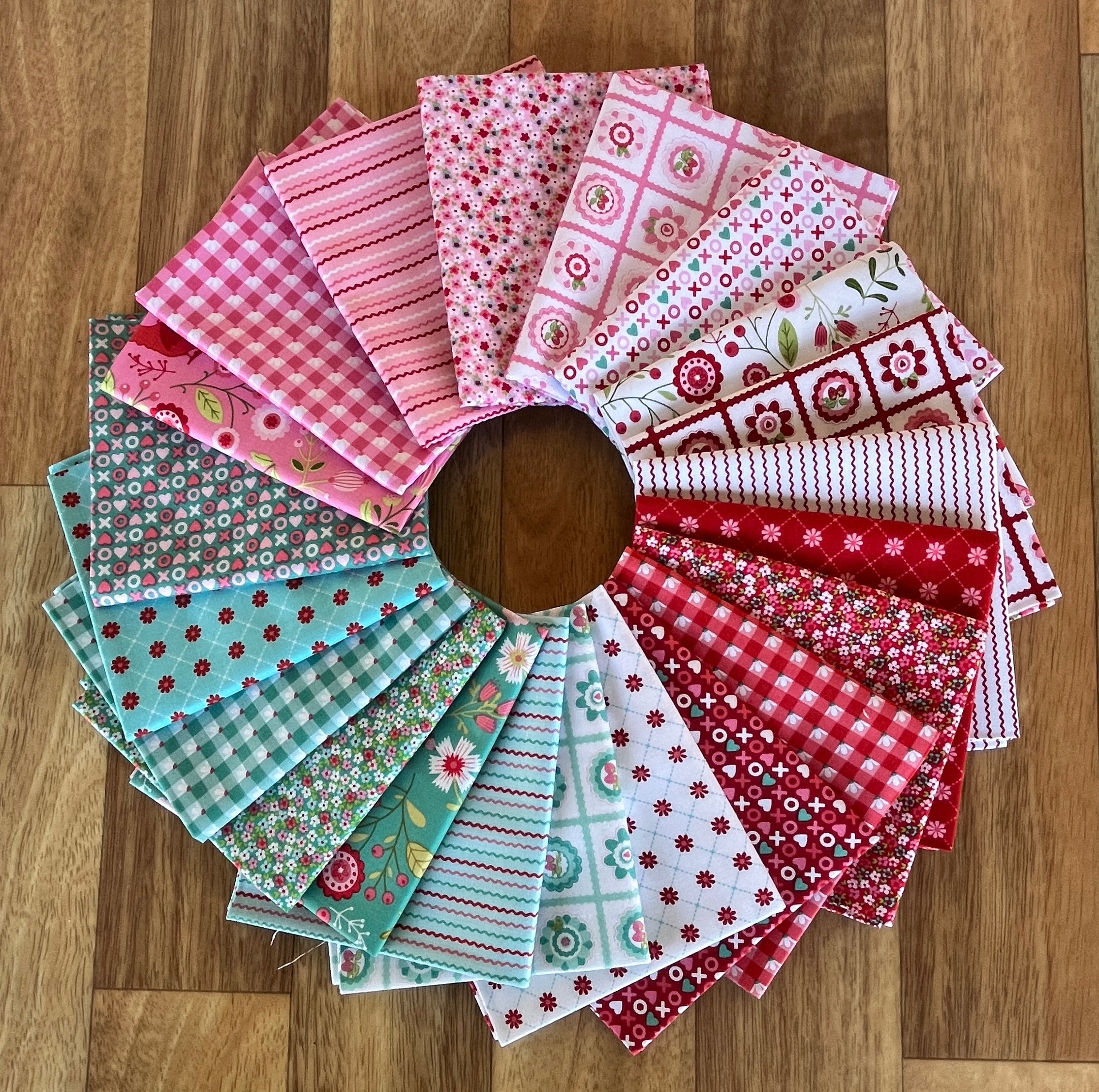 Smitten Chicken Fat Quarter Bundle by Lori Woods for Poppie Cotton