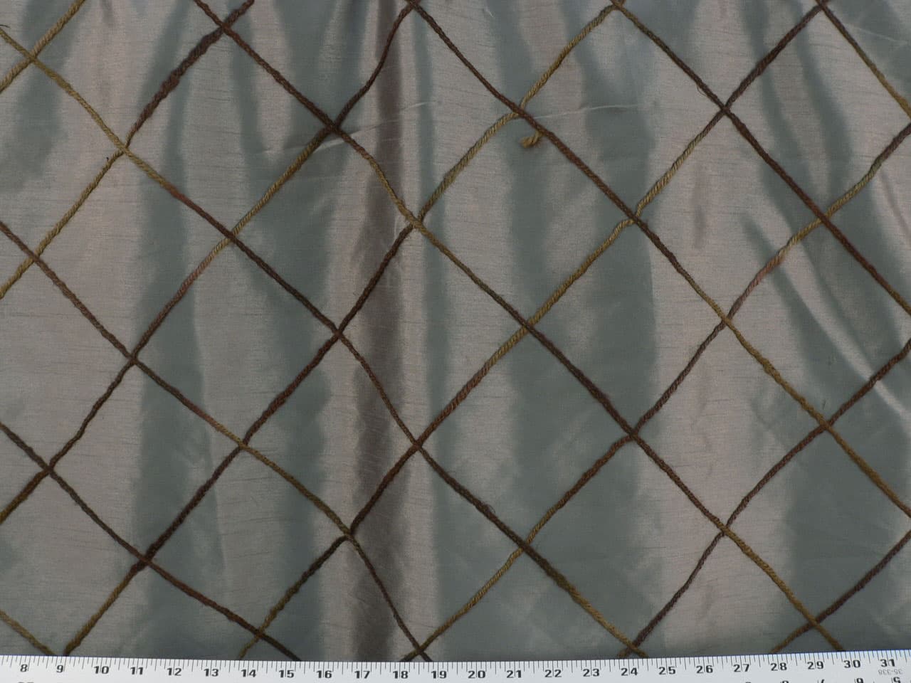 "Remnant" Trellis Grey Fabric:6 ydsin (1 piece) pcs