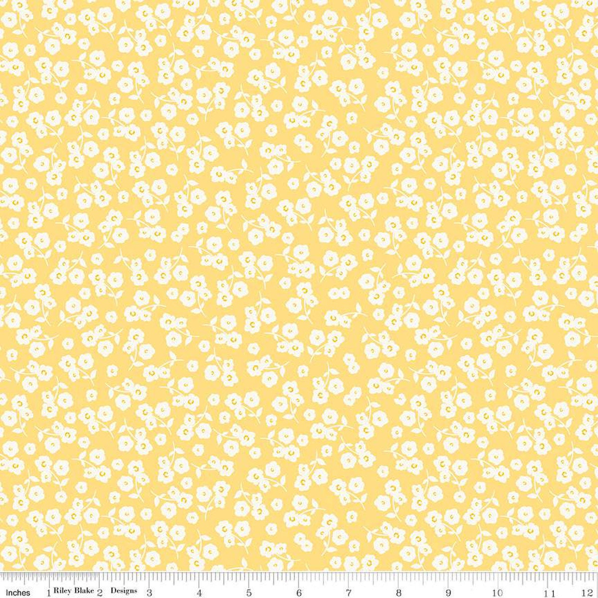 18" End of Bolt - Picnic Florals Ditsy C14613 Yellow by Riley Blake Designs - Cream Floral Flowers - Quilting Cotton Fabric